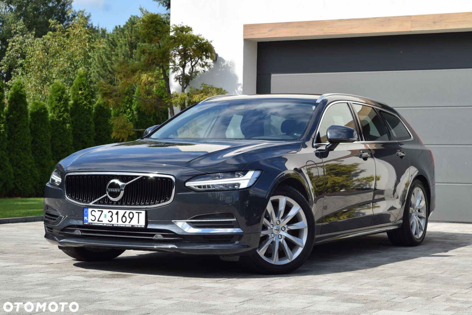 Volvo V90 T8 AWD Plug-In Hybrid Momentum Pro - 1
