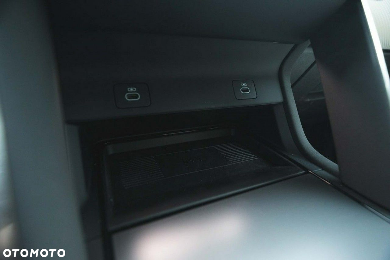 Land Rover Discovery Sport - 23
