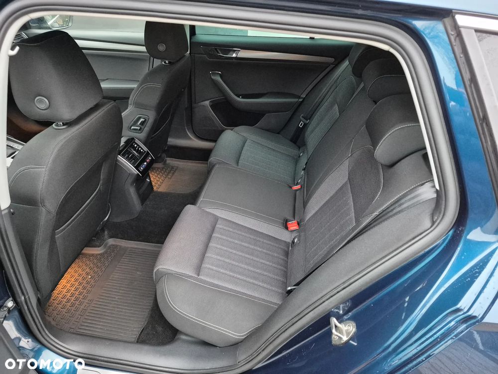 Skoda Superb 2.0 TDI SCR Style DSG - 6