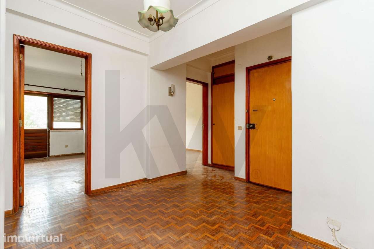 Apartamento T4 para Remodelação em Almada - Grande imagem: 3/28