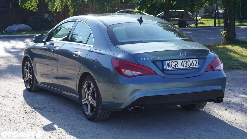 Mercedes-Benz CLA 250 7G-DCT AMG Line - 2
