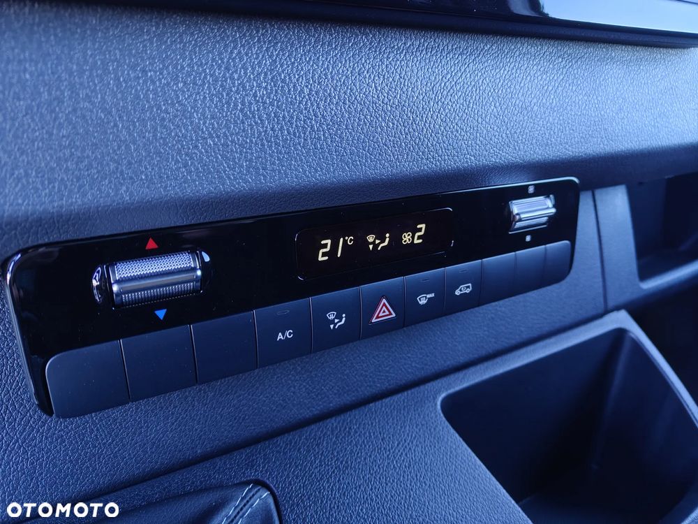 Mercedes-Benz Sprinter - 20