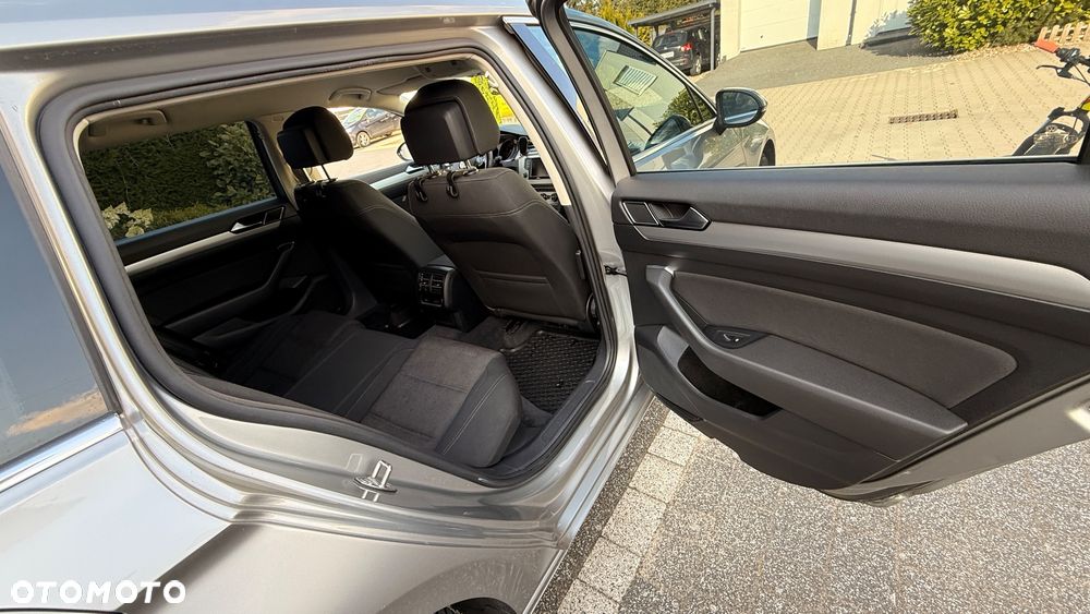 Volkswagen Passat 2.0 TDI BMT Comfortline DSG - 9