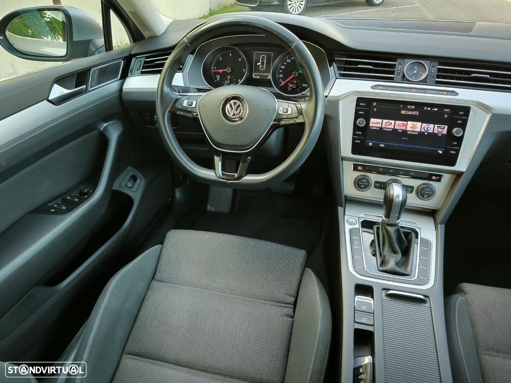 VW Passat 2.0 TDI Business P.DSG - 22