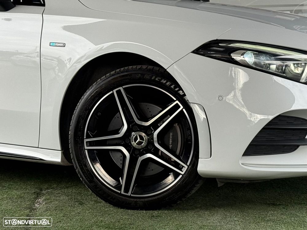 Mercedes-Benz A 250 e AMG Line - 17