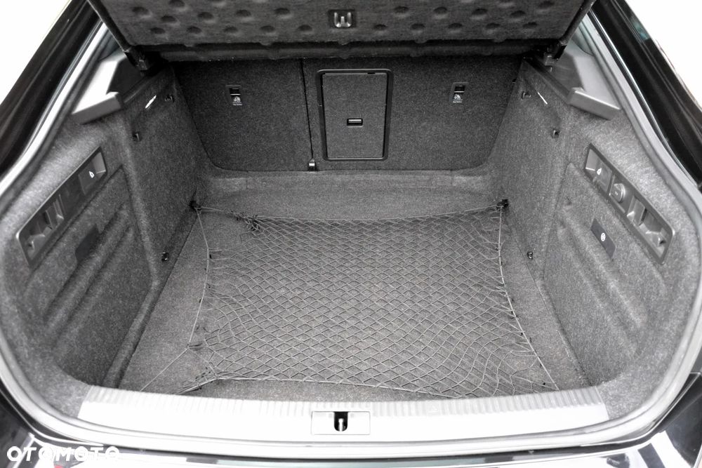 Skoda Superb 2.0 TDI SCR Sportline DSG - 39