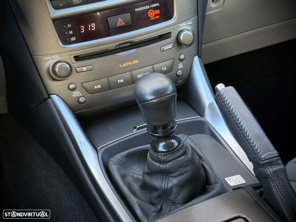 Lexus IS 220 d P.Luxury 4D - 14