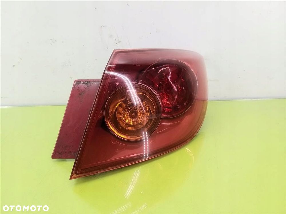 Lampa prawa tylna tył Mazda 3 I 2003 – 2006 PRZED LIFT Hatchback - 1