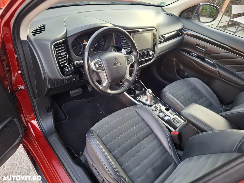 Mitsubishi Outlander - 8