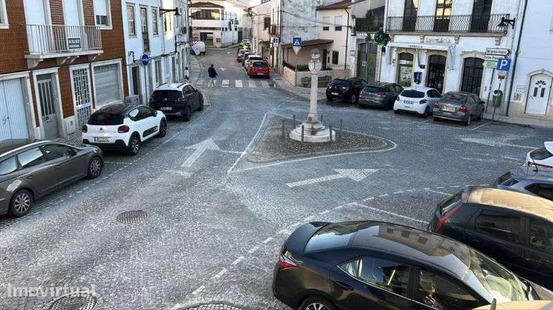 Loja no largo da praça - Grande imagem: 3/7