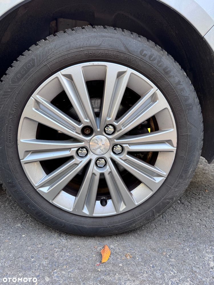 Peugeot 308 1.5 BlueHDi Allure S&S - 22