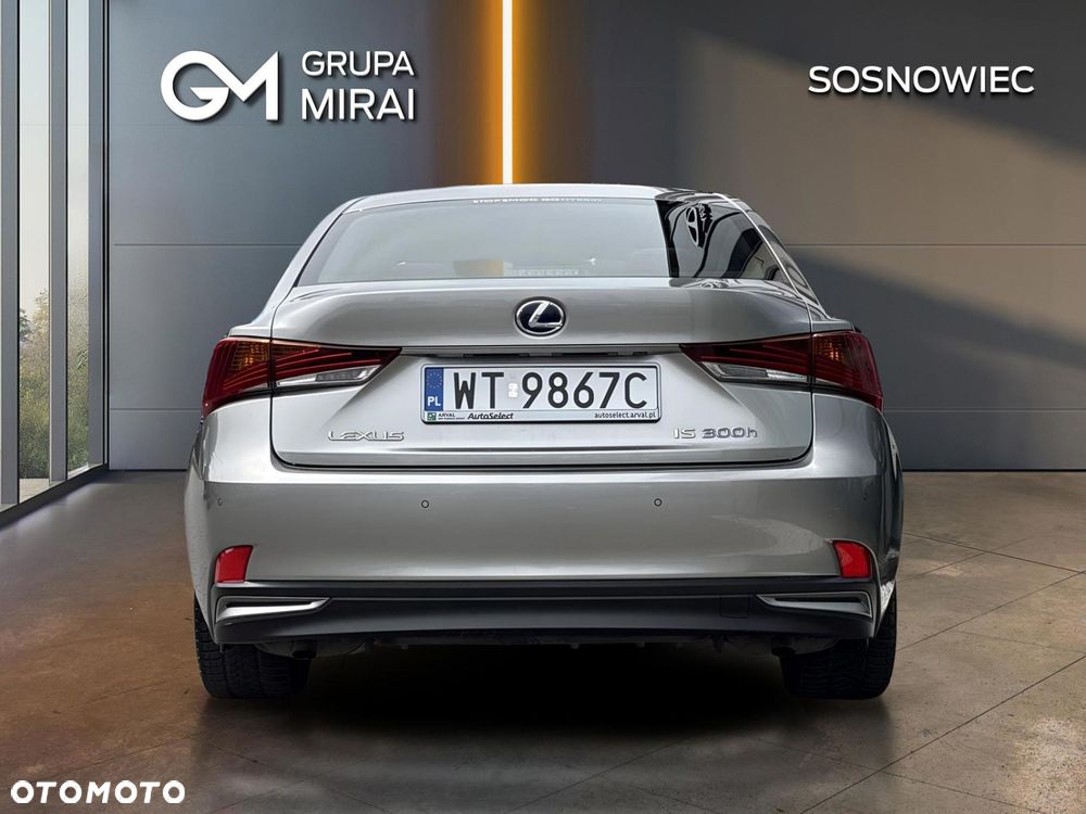 Lexus IS 300h F Sport Edition - 4