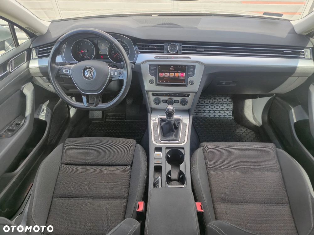 Volkswagen Passat 1.8 TSI BMT Comfortline - 12