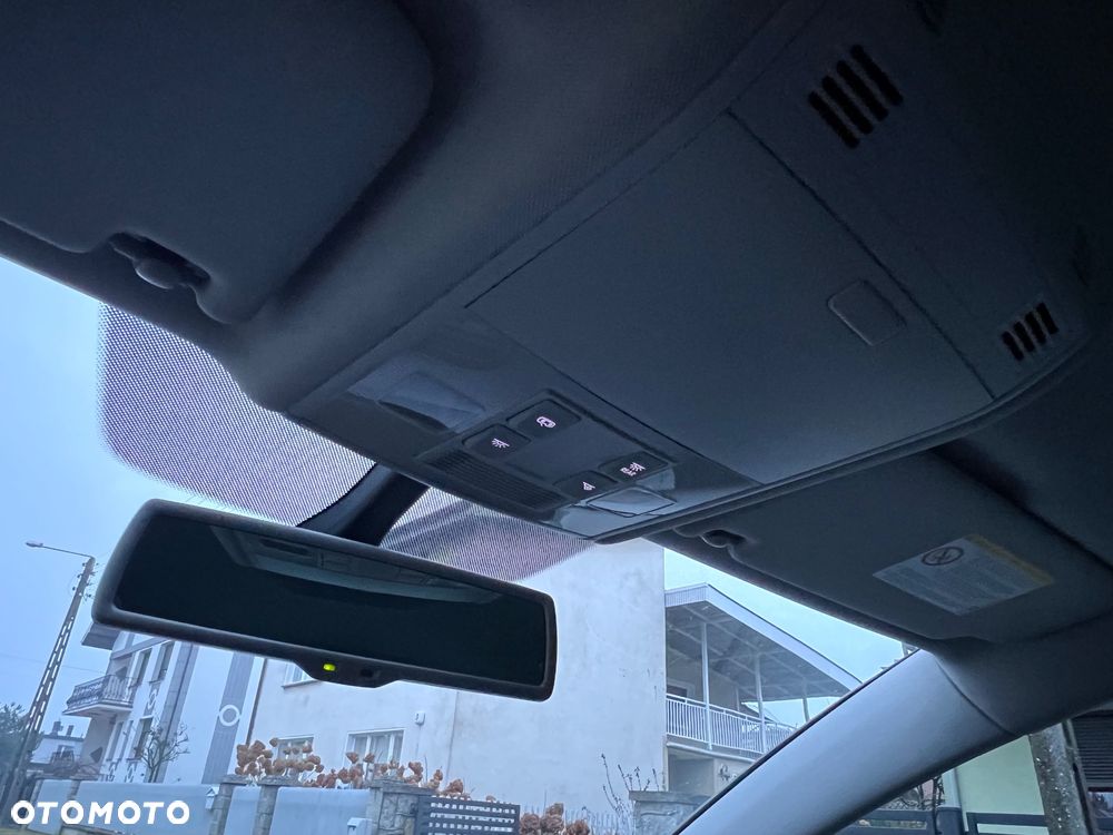 Volkswagen Golf 1.6 TDI BlueMotion Technology Comfortline - 27