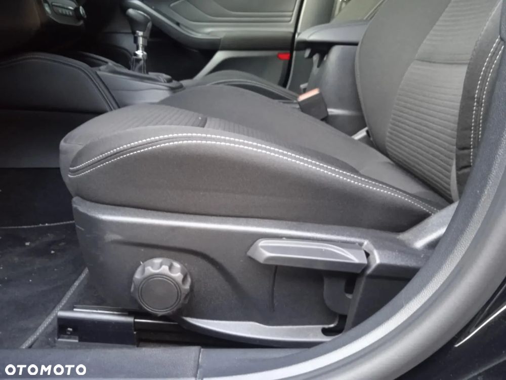Ford Focus 1.0 EcoBoost Titanium X - 34