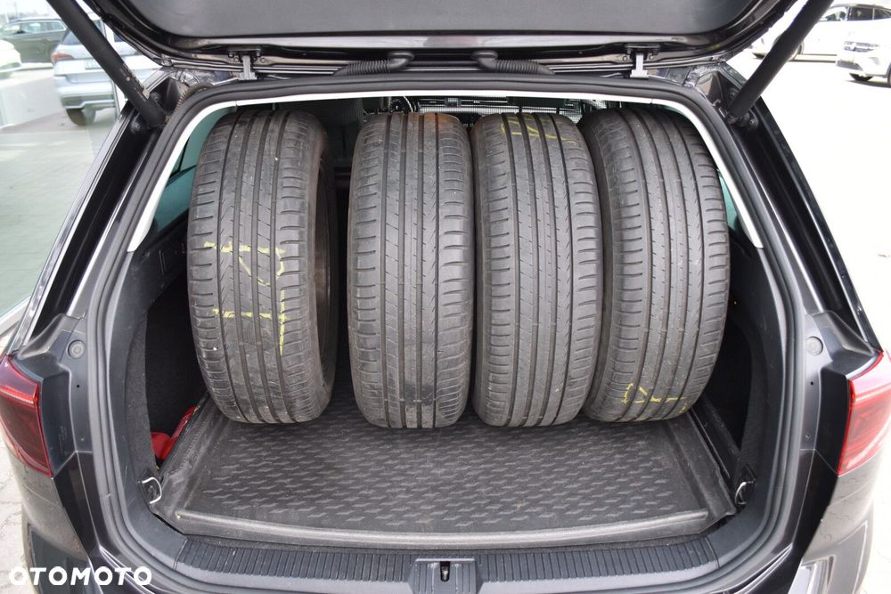 Volkswagen Passat Variant 1.5 TSI EVO Elegance DSG - 38