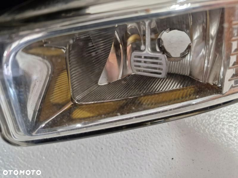 AUDI A6 C6 LIFT HALOGEN PRAWY LAMPA PRZECIWMGIELNA PRAWA - 3