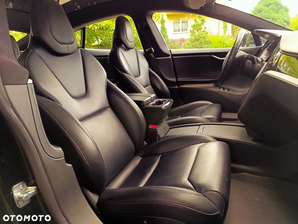 Tesla Model S - 7