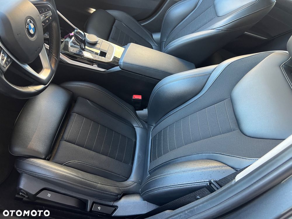 BMW Seria 3 320d xDrive Sport Line - 16