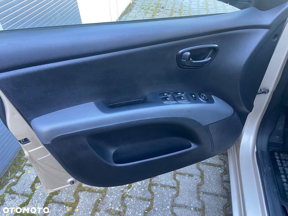 Hyundai i10 1.1 Comfort - 10