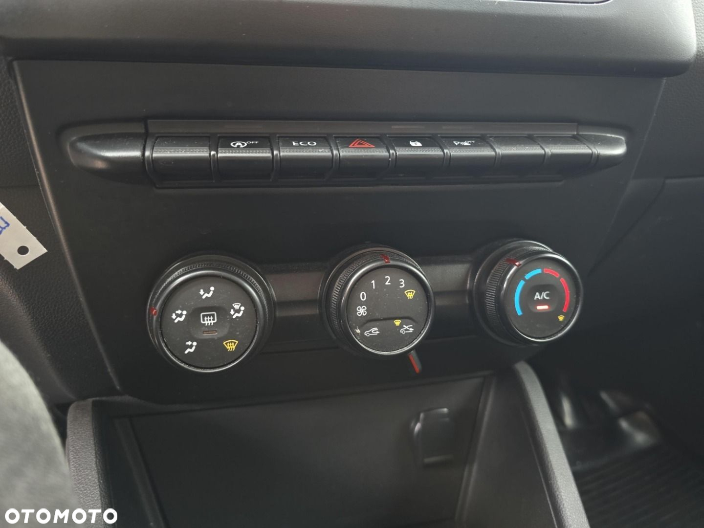 Dacia Duster 1.0 TCe Essential - 18