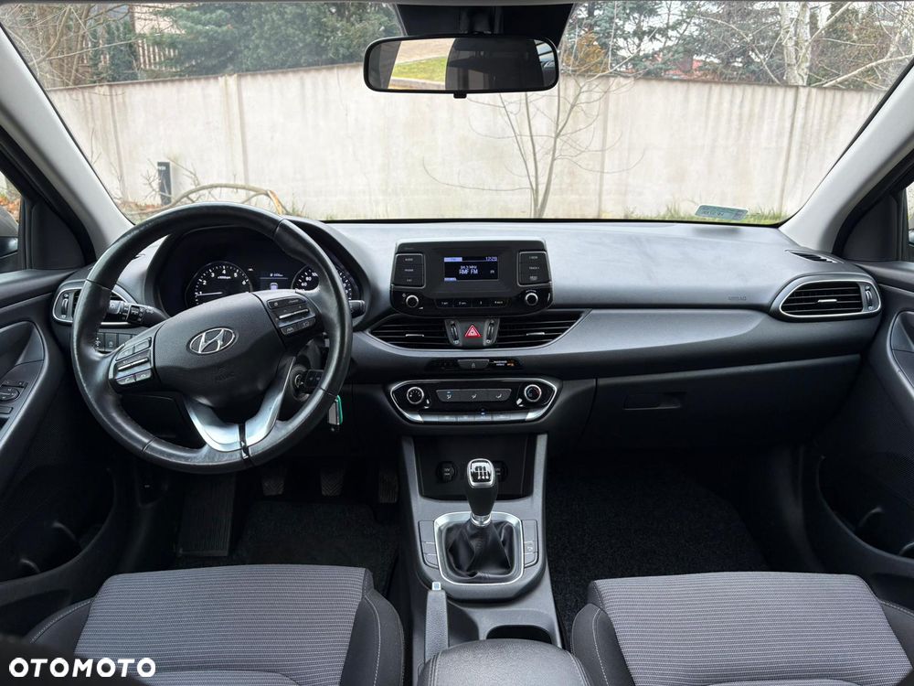 Hyundai i30 1.5 DPI Classic + - 9
