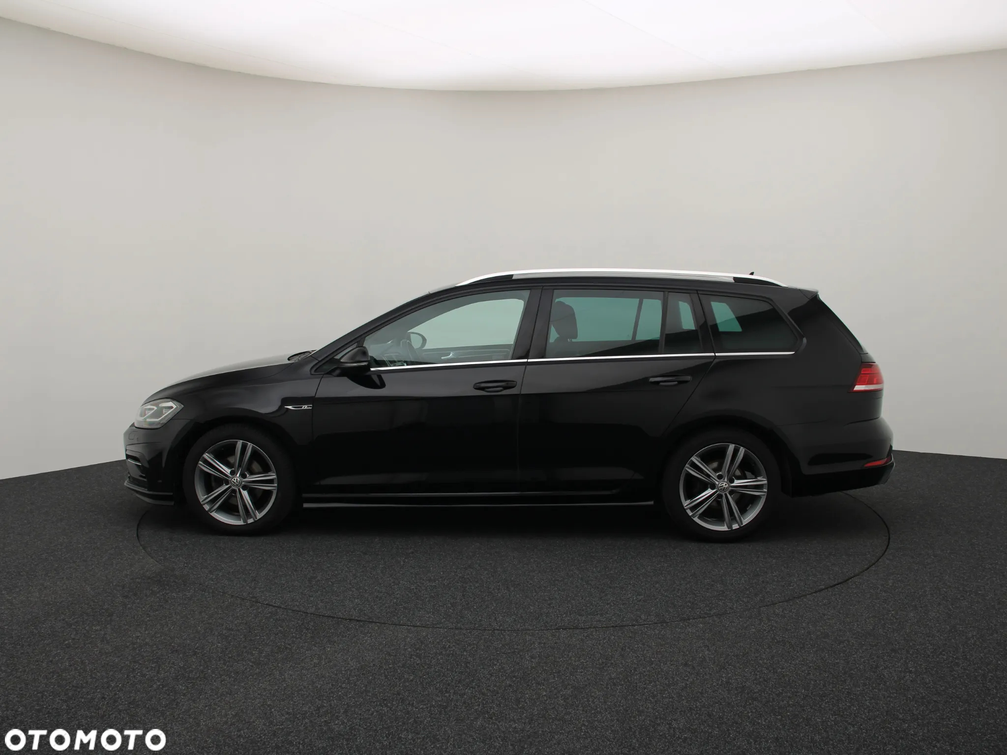 Volkswagen Golf 1.5 eTSI OPF DSG R-Line - 17