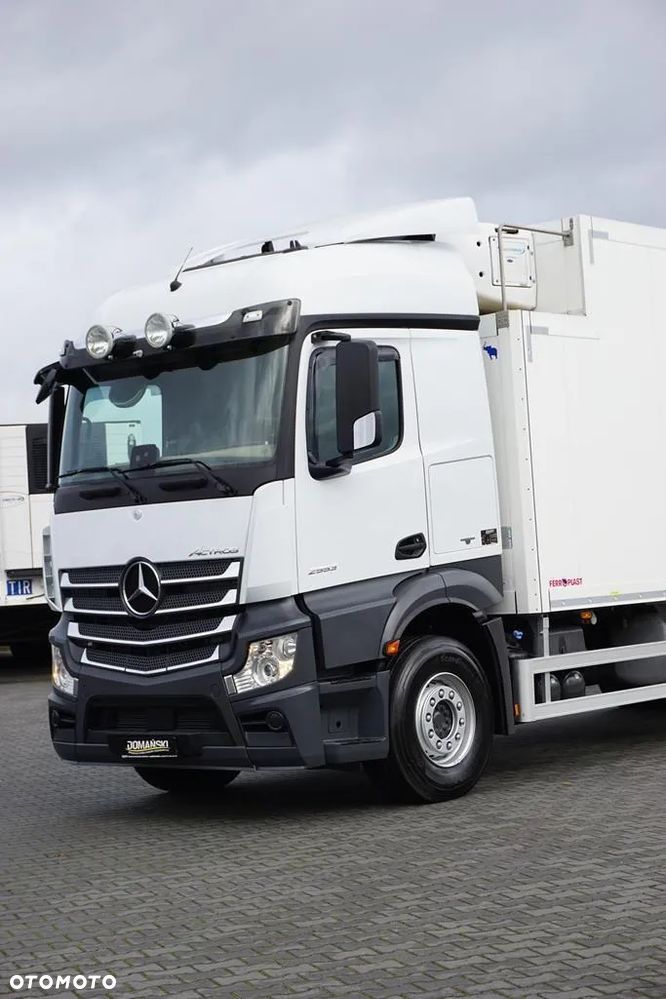 Mercedes-Benz ACTROS / 2553 / EURO 6 / CHŁODNIA + WINDA / 23 PALETY / OŚ SKRĘTNA - 32