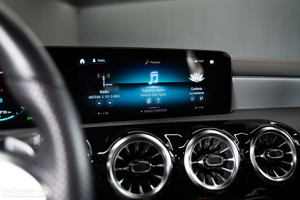 Mercedes-Benz CLA 250 e Shooting Brake AMG Line - 31