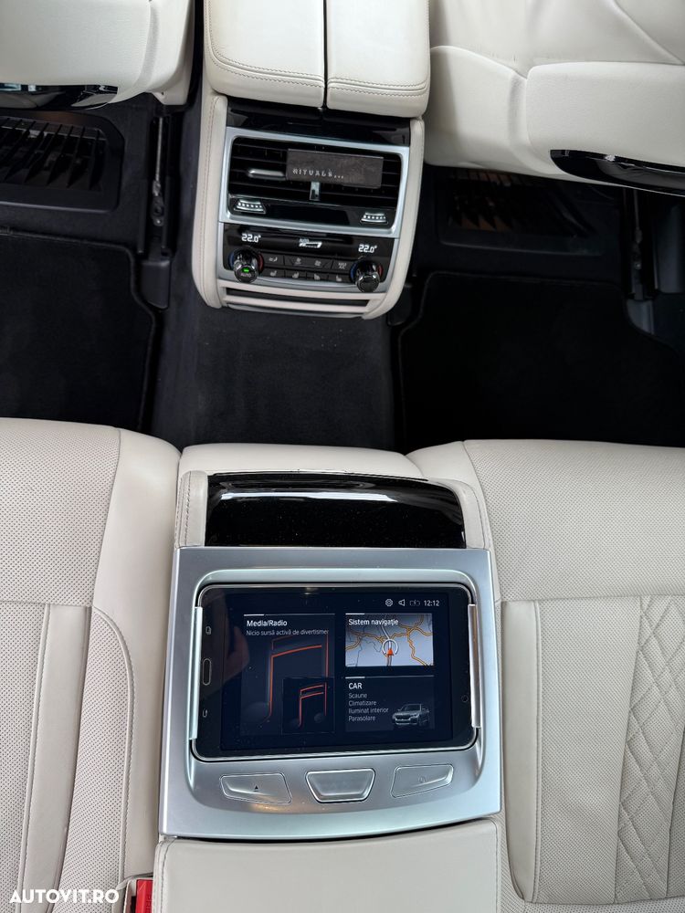 BMW Seria 7 750i xDrive - 20