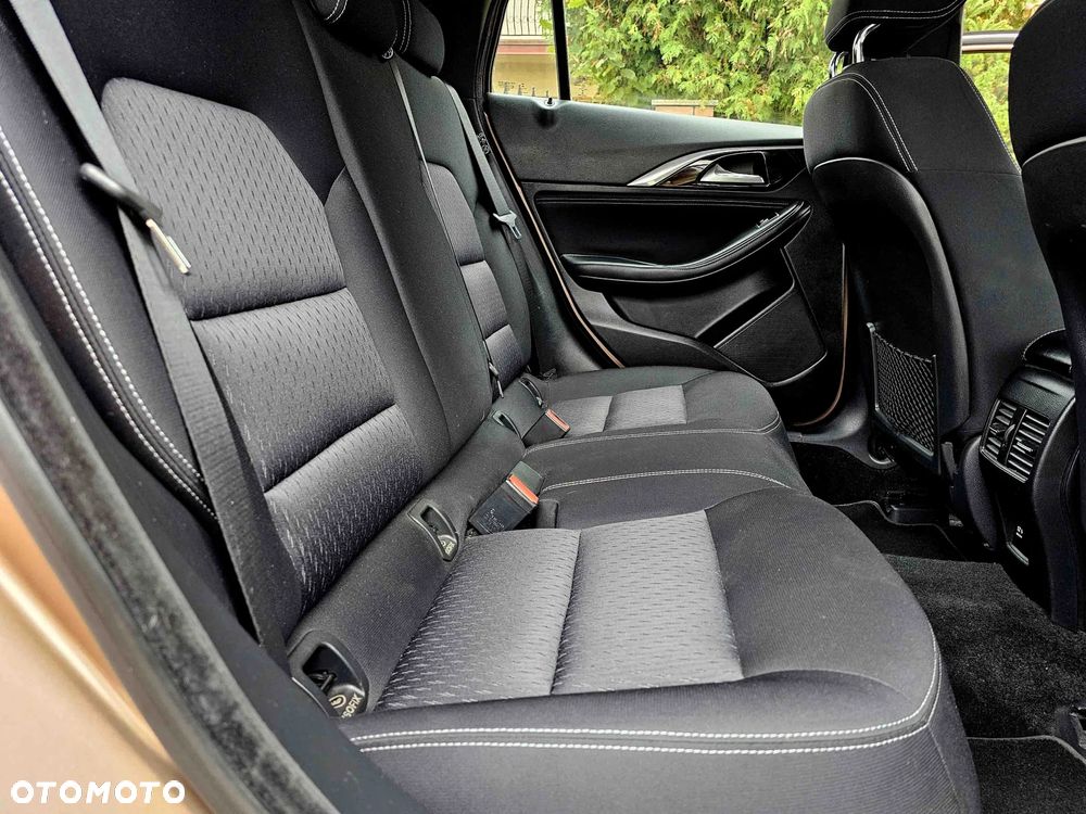 Infiniti Q30 1.6t Premium - 19