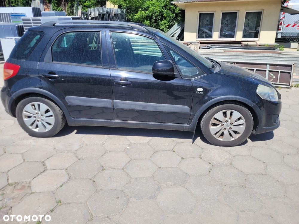 Suzuki SX4 1.9 DDiS DPF 4x4 Comfort - 4
