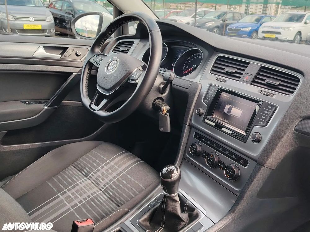 Volkswagen Golf 1.6 TDI BlueMotion Technology Lounge - 6