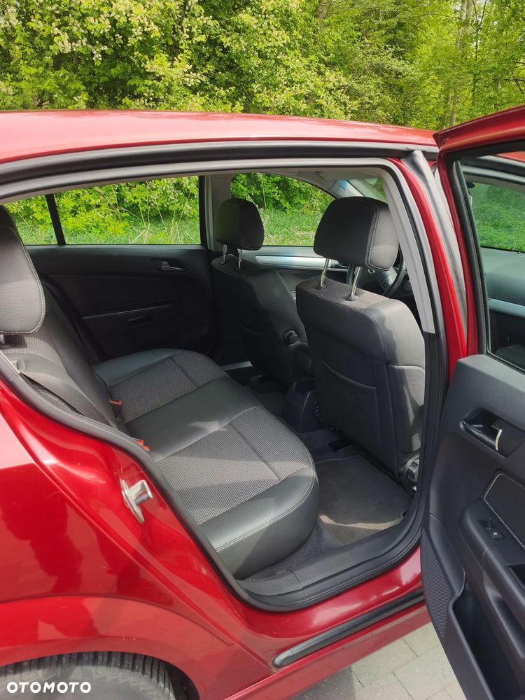 Opel Astra 2.0 T Cosmo - 10