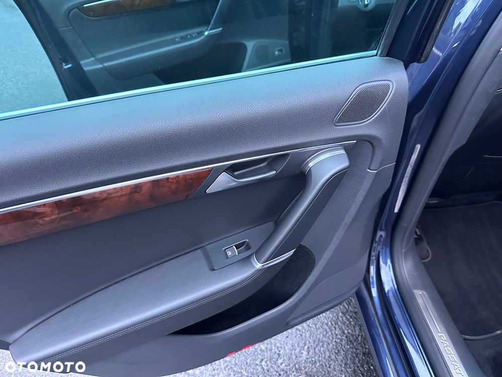 Volkswagen Passat 2.0 TDI Highline - 27
