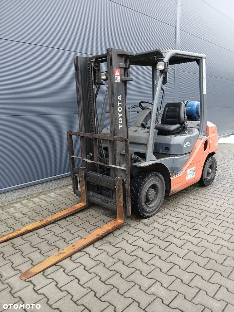 Toyota 02-8FGF25 - 4
