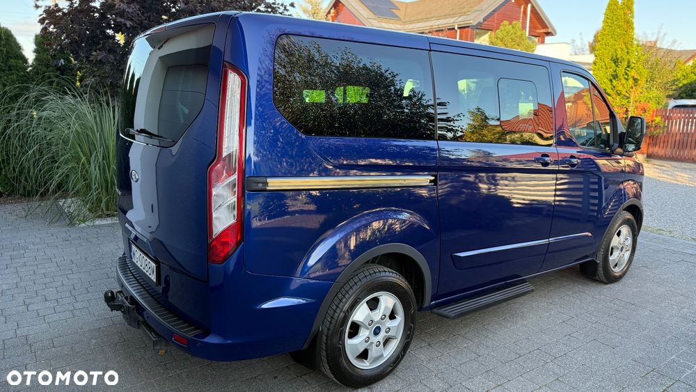 Ford Tourneo Custom - 17