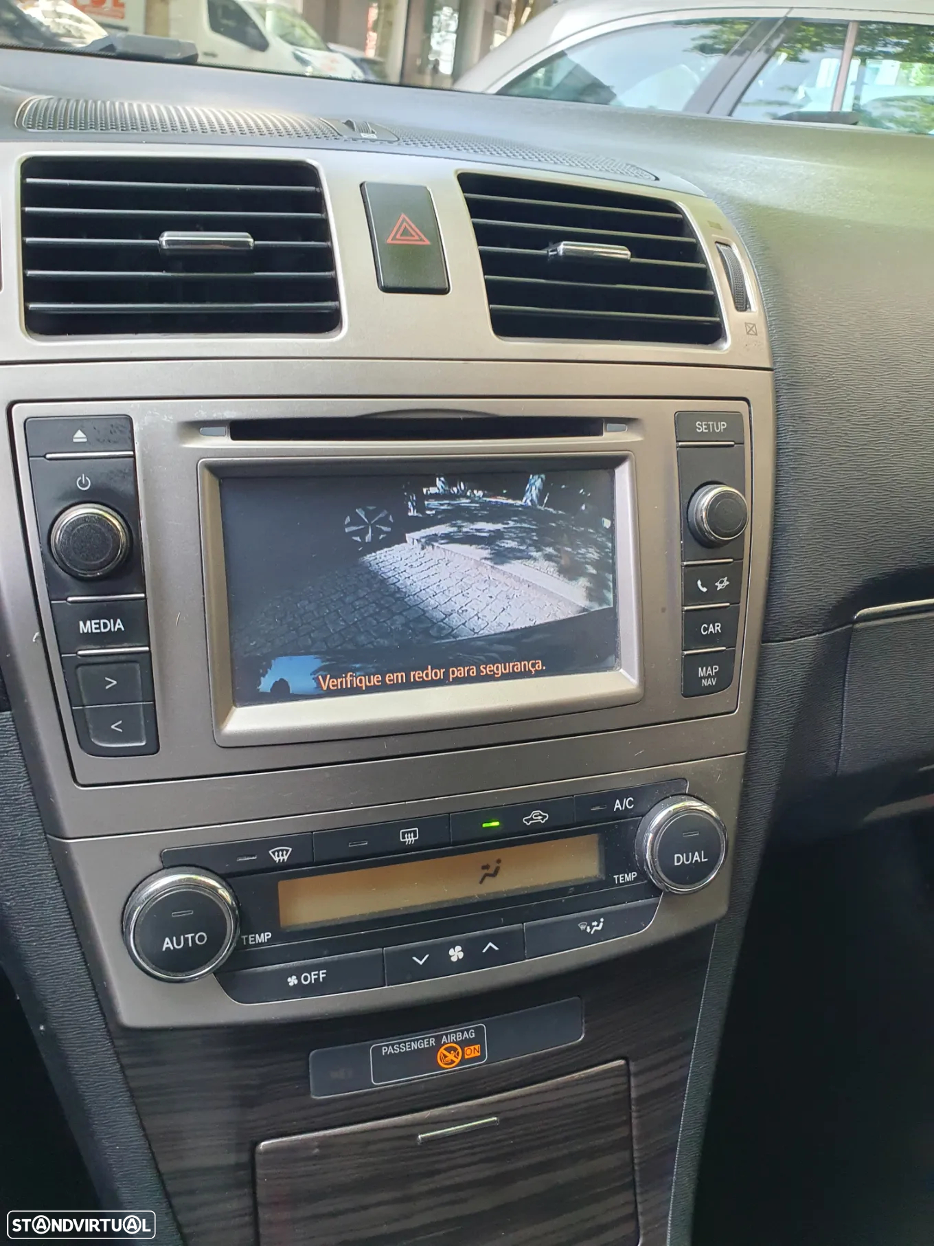 Toyota Avensis SW 2.0 D-4D Exclusive - 8