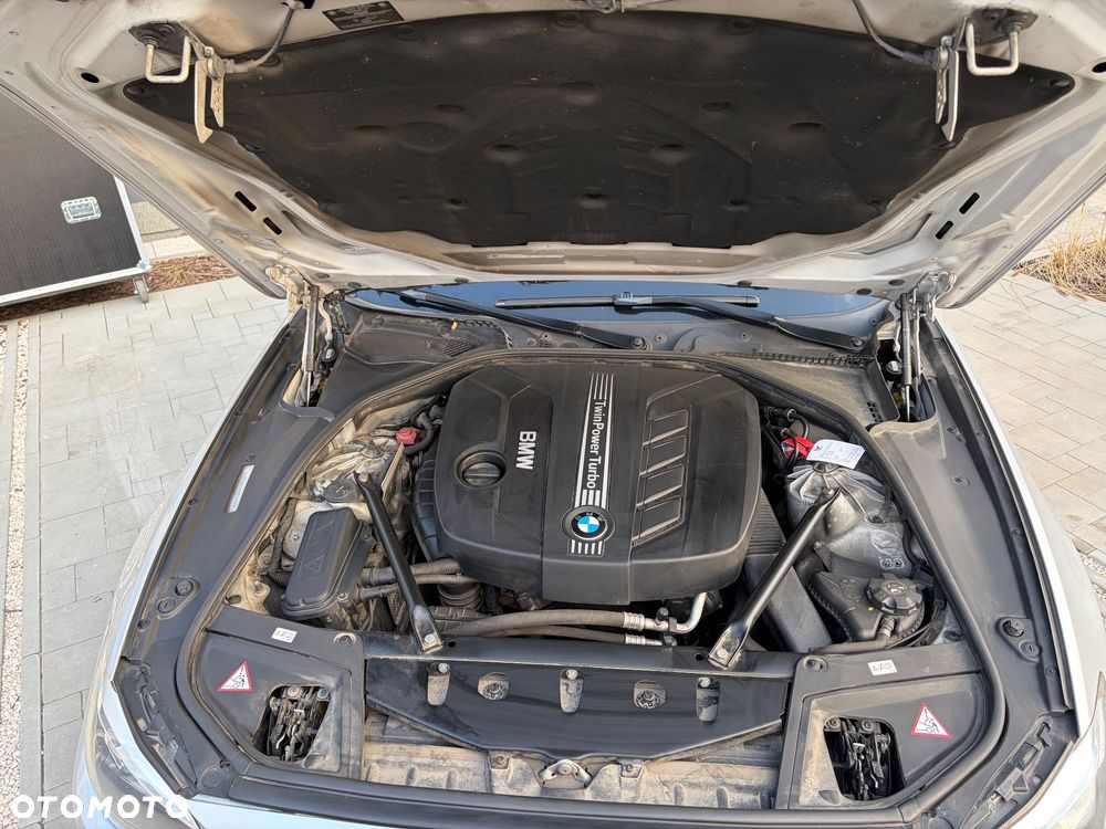 BMW Seria 5 520d xDrive - 26