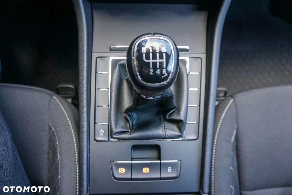 Skoda Superb 1.5 TSI Active - 22