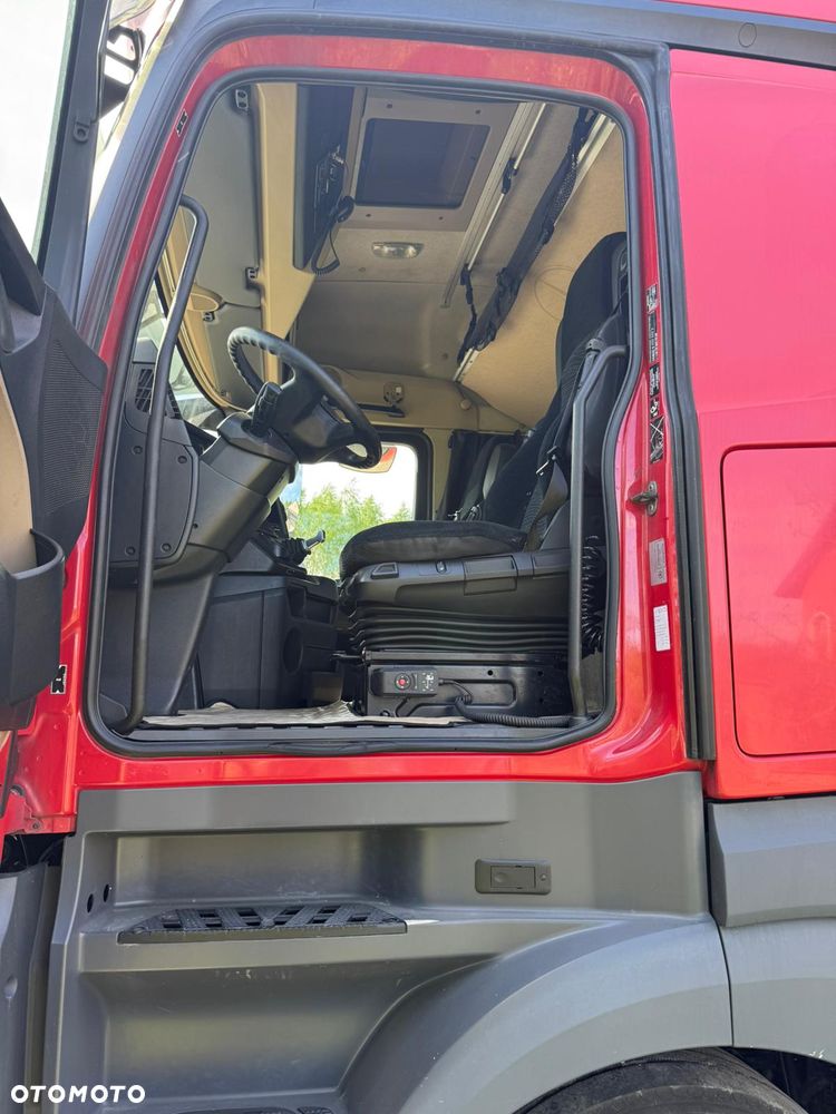 Mercedes-Benz Actros - 5