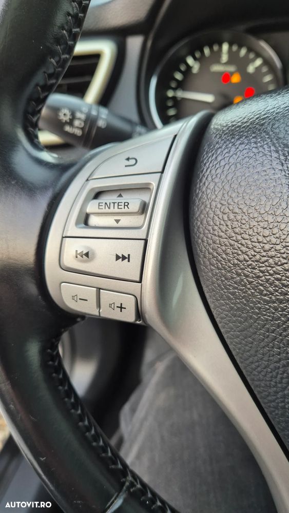 Nissan Qashqai 1.5 DCI N-Connecta - 16