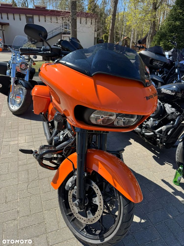 Harley-Davidson Touring Road Glide - 2