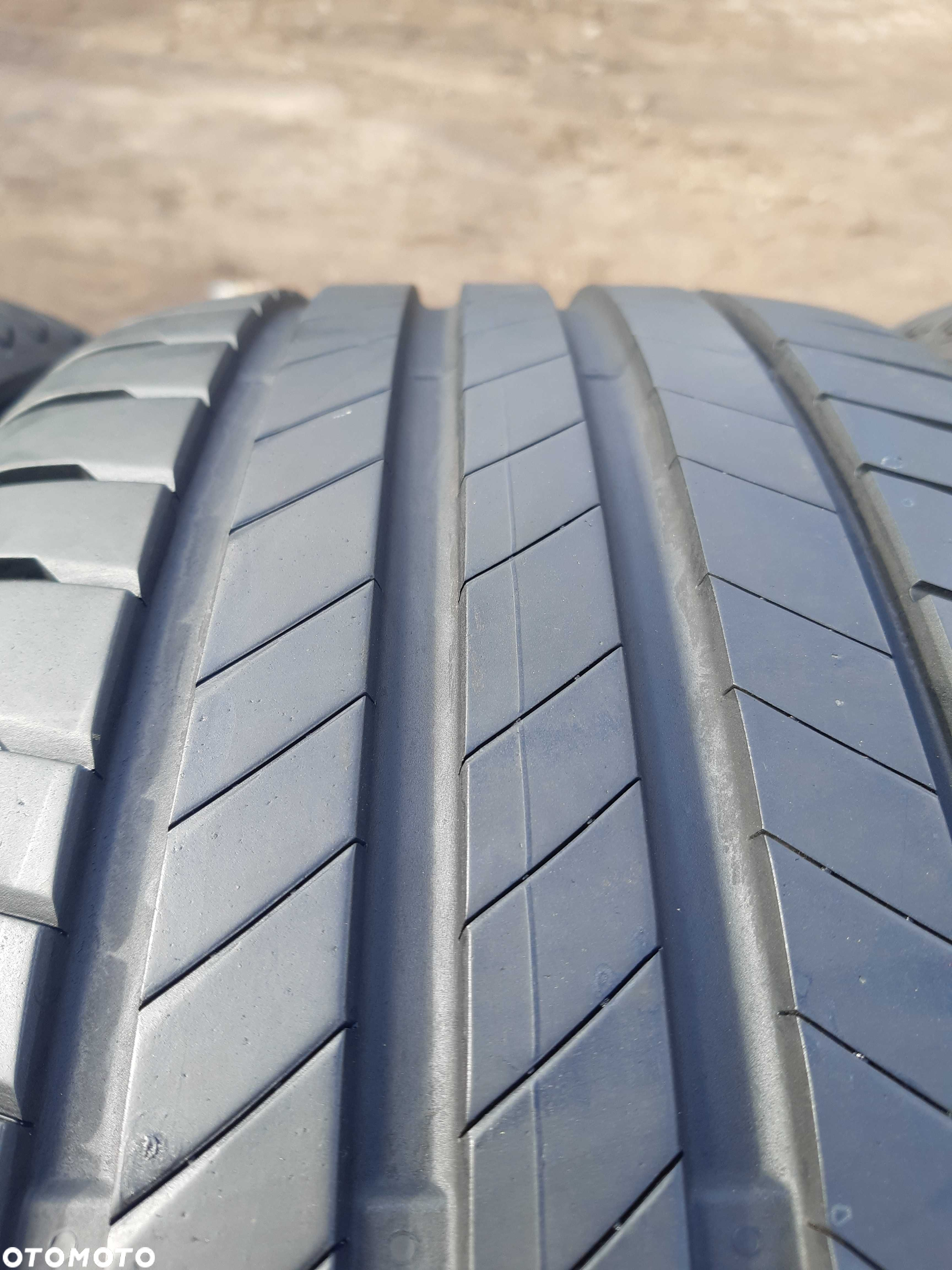 Opony letnie 225.40.18 Bridgestone 2019 rok 7mm - 2