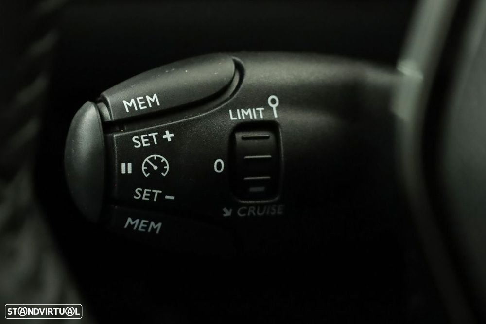 Peugeot 208 1.2 Allure - 17