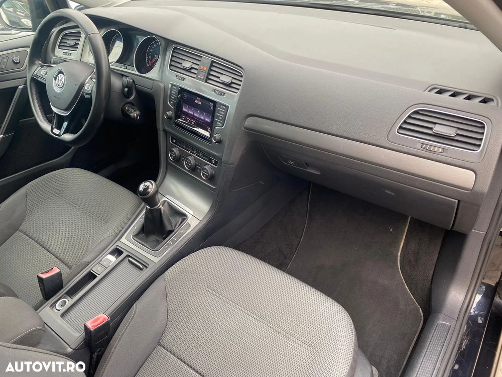 Volkswagen Golf - 21