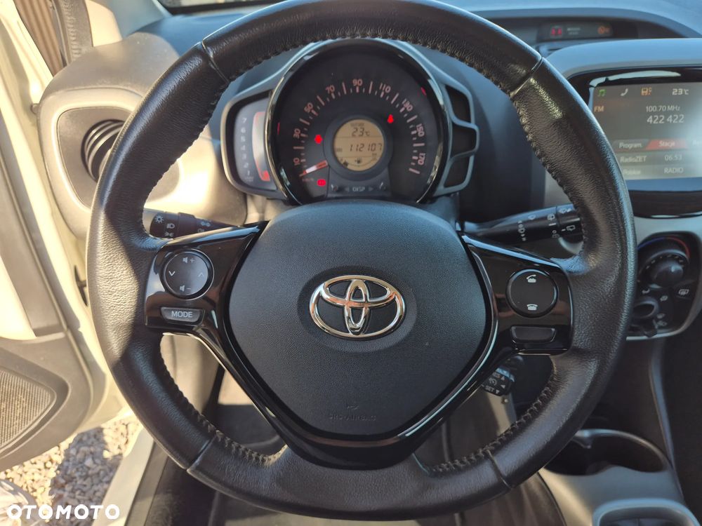 Toyota Aygo x-play Eco - 36