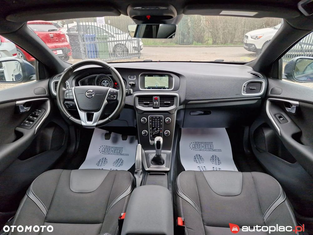 Volvo V40 D2 Momentum - 23