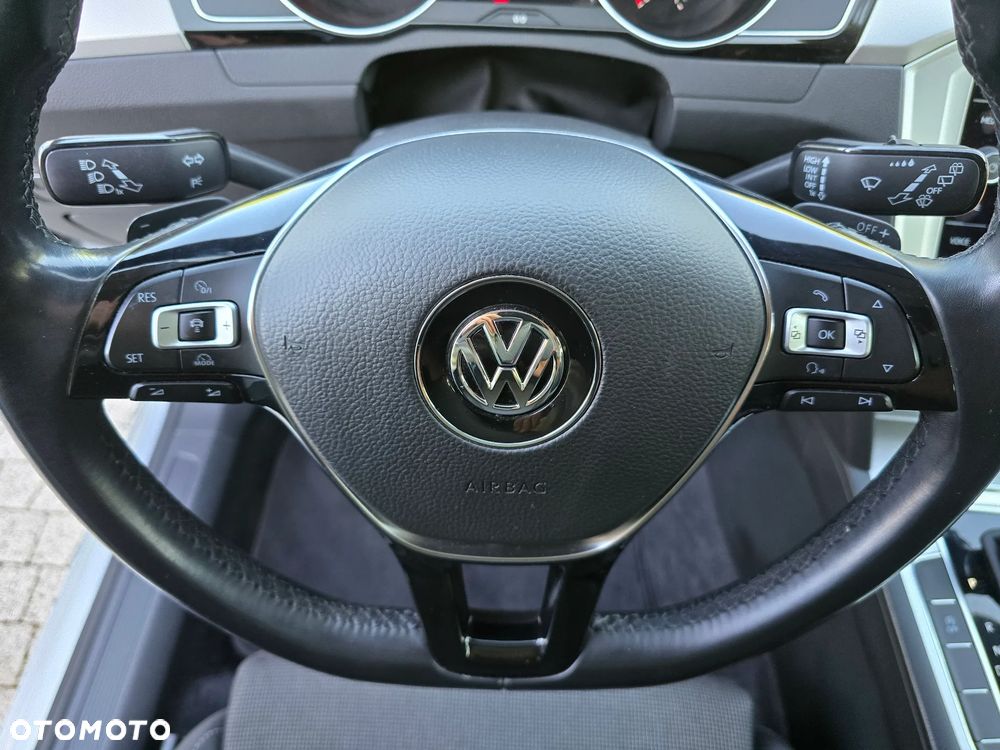 Volkswagen Passat 2.0 TDI (BlueMotion Technology) DSG Comfortline - 15
