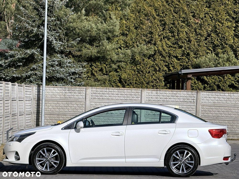Toyota Avensis 2.0 Premium MS - 36